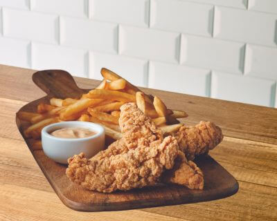 Filets de poulet croustillants et frites